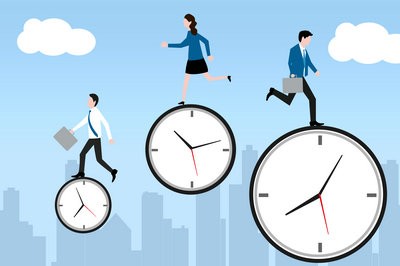建造师考试在几月份进行？