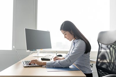 哪些人不能报考建造师呢？